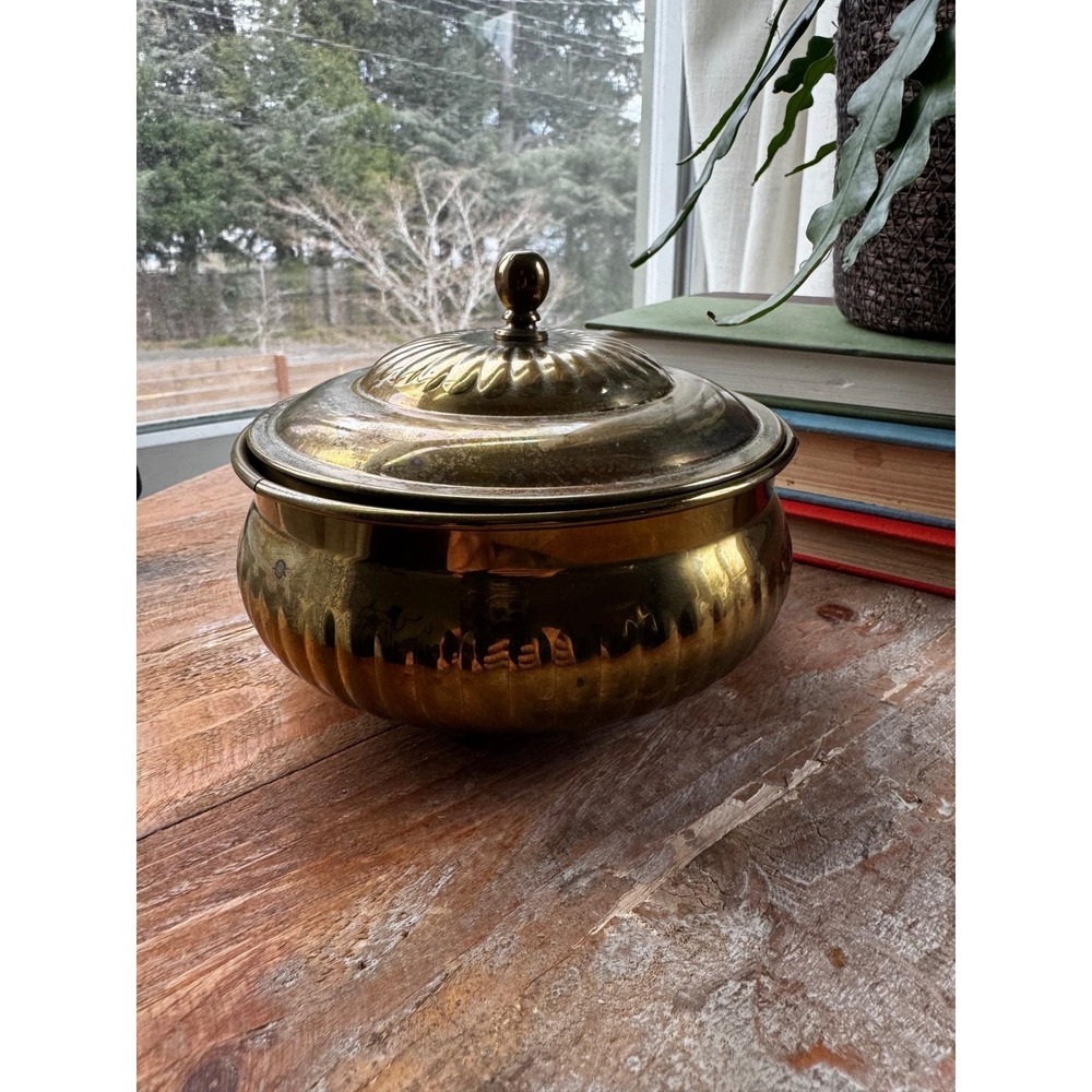 Vintage Brass Lidded Footed Candy Dish Ribbed Trinket Bowl Hollywood‎ Regency
